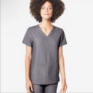Figs Pacora kangaroo pocket scrub top grey XL